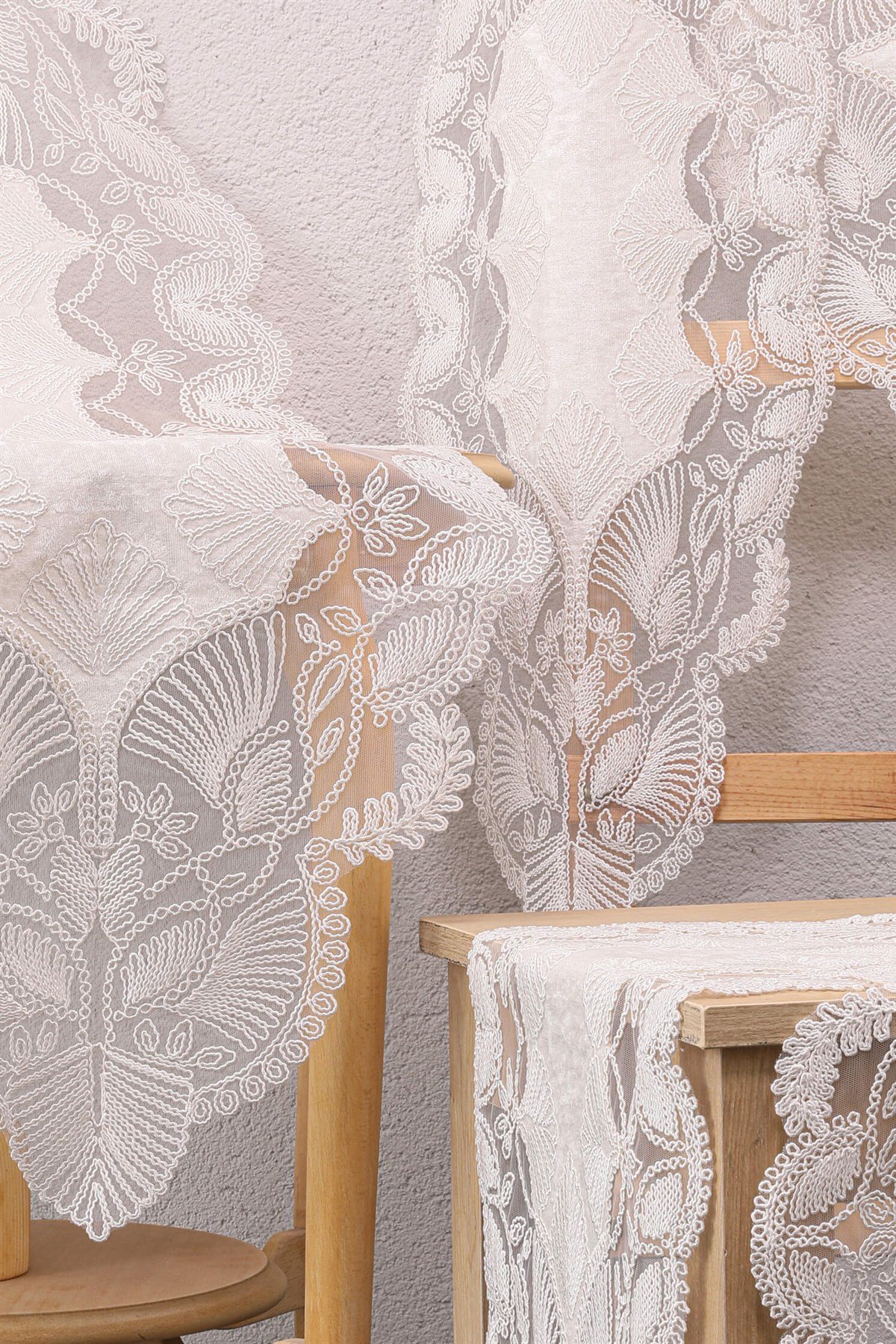 Avangart Kadife Fransız Güpürlü 5 Parça Salon Takımı Ekru Avangart Kadife Fransız Güpürlü 5 Parça Salon Takımı Ekru