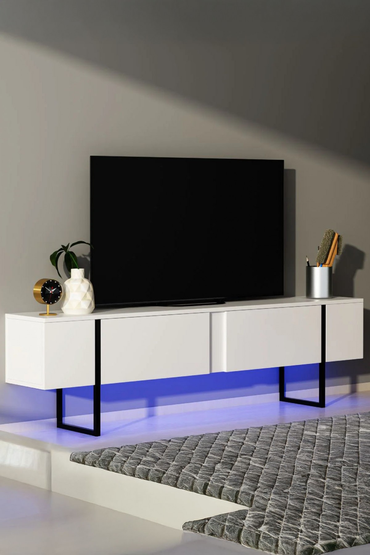 Favora White Edition Metal Ayaklı Ledli TV Sehpası - 180 cm