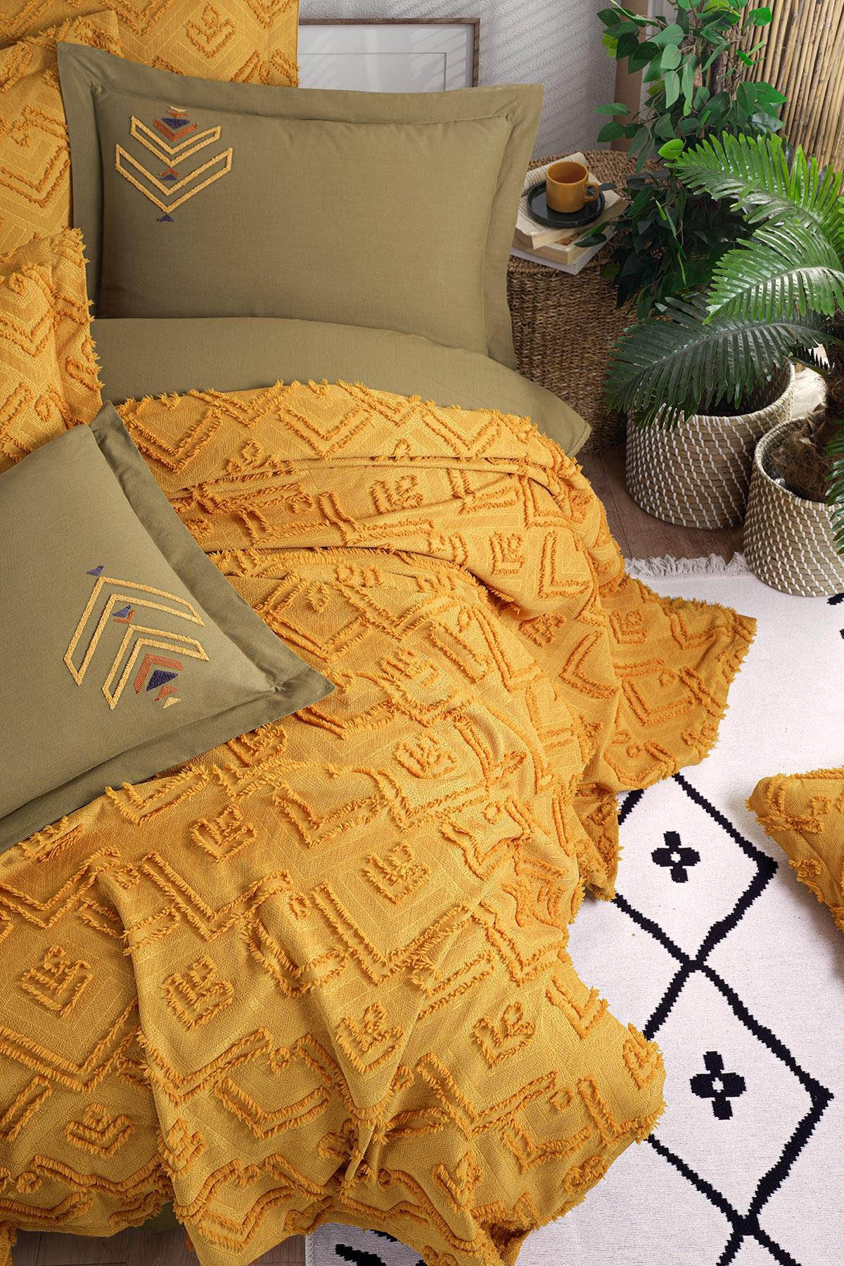 İyi Geceler Aztech Çift Kişilik Yatak Örtüsü Seti - Hardal