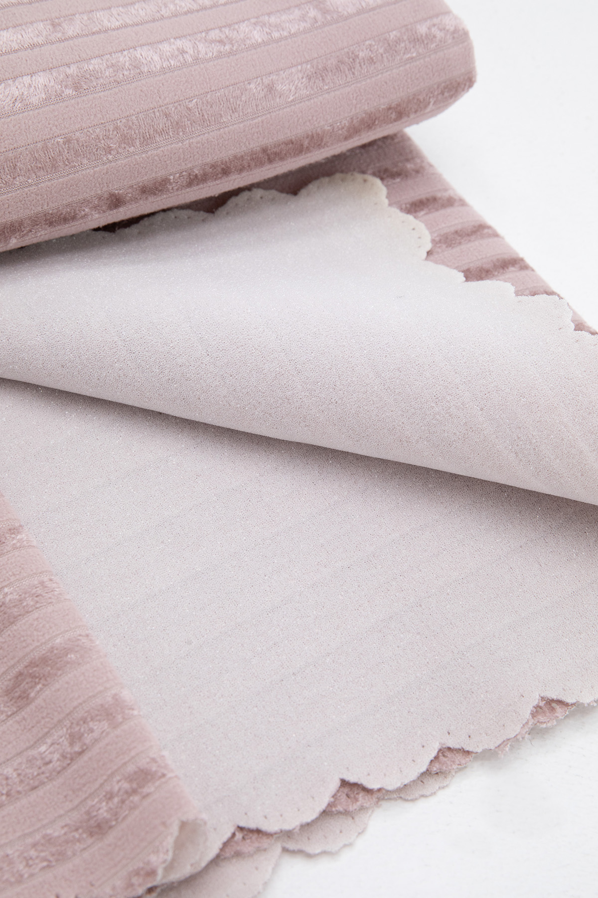 Kaymaz Taban Süngerli Kadife Koltuk 170x210 Pudra