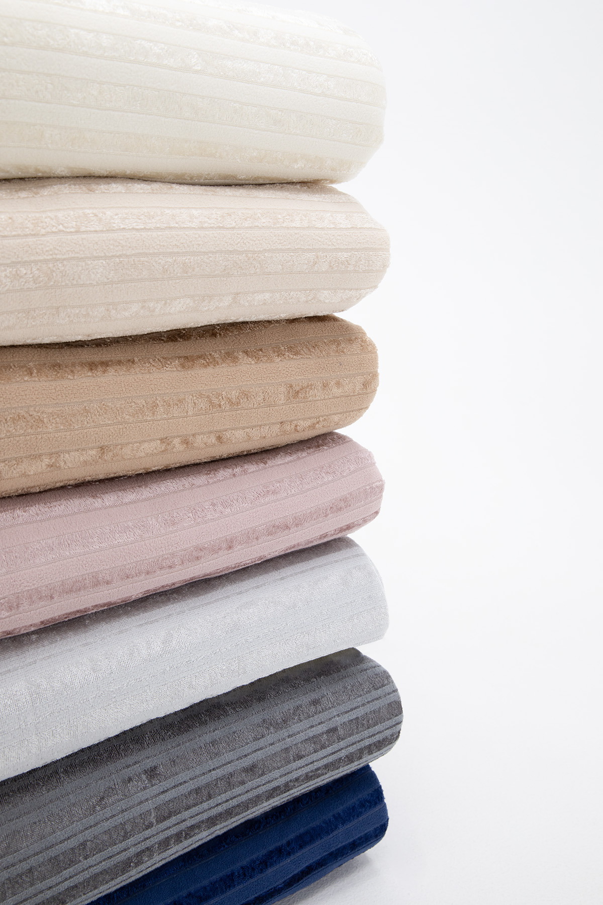 Kaymaz Taban Süngerli Kadife Koltuk 170x210 Pudra