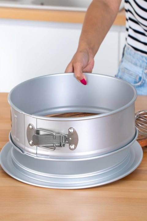 Acar Mate Yuvarlak Kelepçeli Kek Kalıbı - 28.5 cm MOON-05778