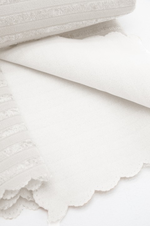 Kaymaz Taban Süngerli Kadife Koltuk 170x210 Krem